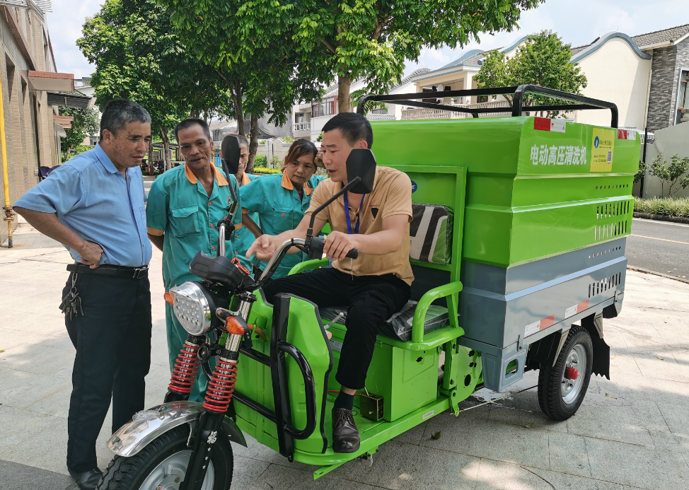 潔臣士高壓沖洗車(chē)高效清潔界的得力助手